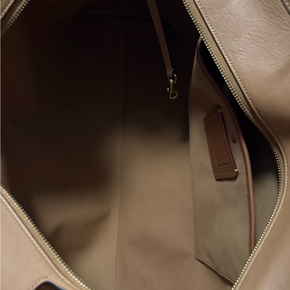 Authentic Coach Soft Empire Carryall Bag 48 - Picture 6 of 8